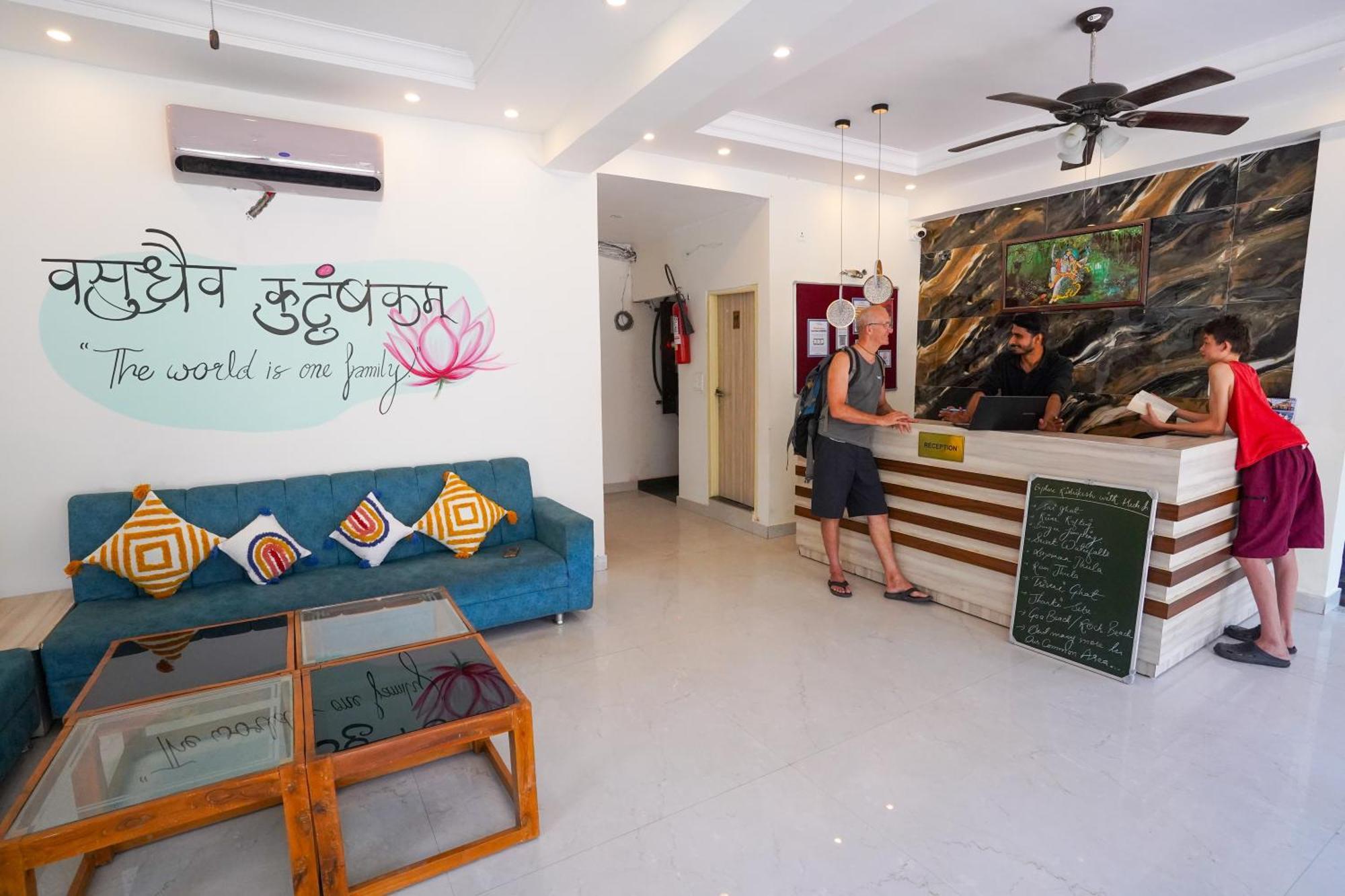 Hide-In Rishikesh, Laxman Jhula Hostel ภายนอก รูปภาพ