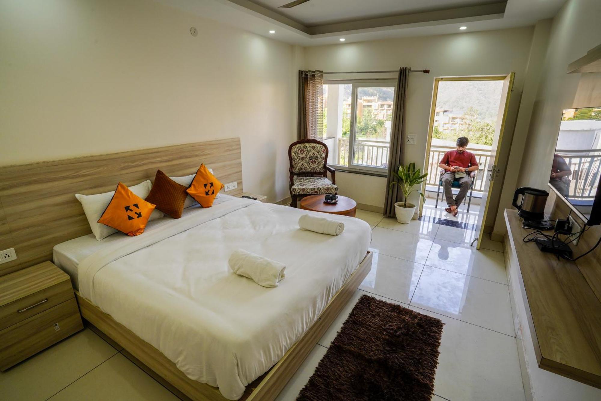 Hide-In Rishikesh, Laxman Jhula Hostel ภายนอก รูปภาพ