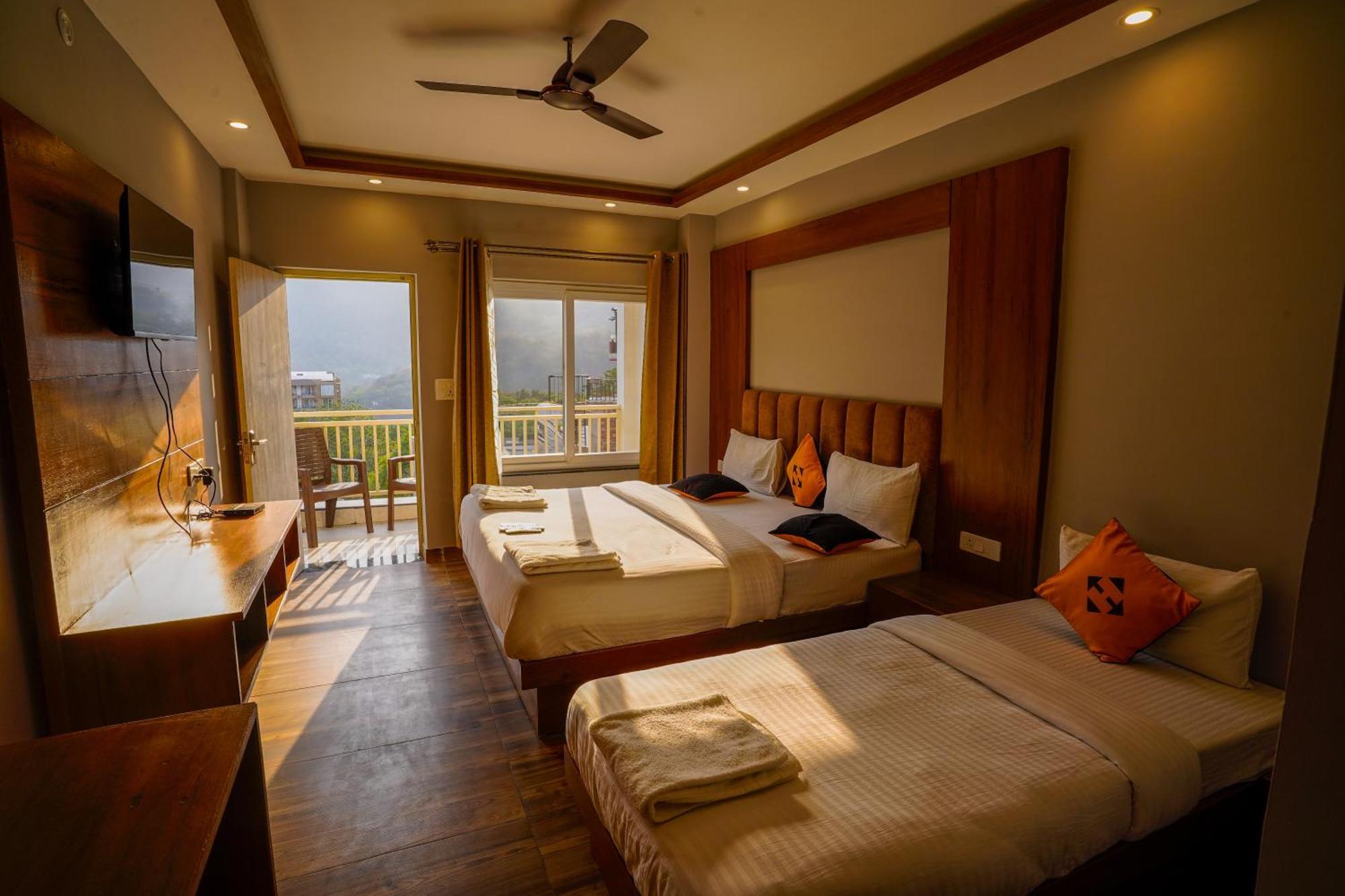 Hide-In Rishikesh, Laxman Jhula Hostel ภายนอก รูปภาพ
