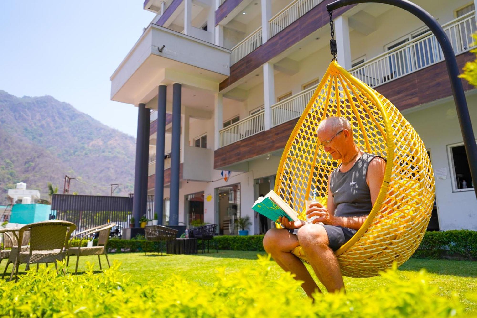 Hide-In Rishikesh, Laxman Jhula Hostel ภายนอก รูปภาพ