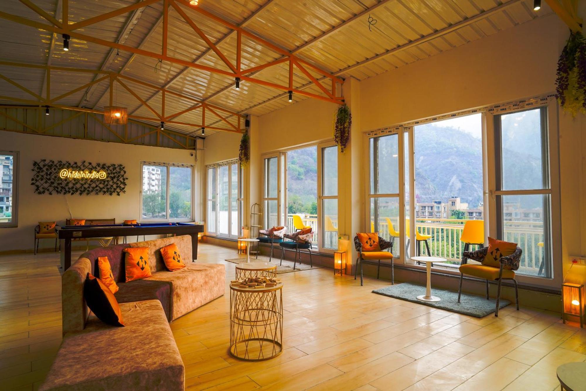 Hide-In Rishikesh, Laxman Jhula Hostel ภายนอก รูปภาพ