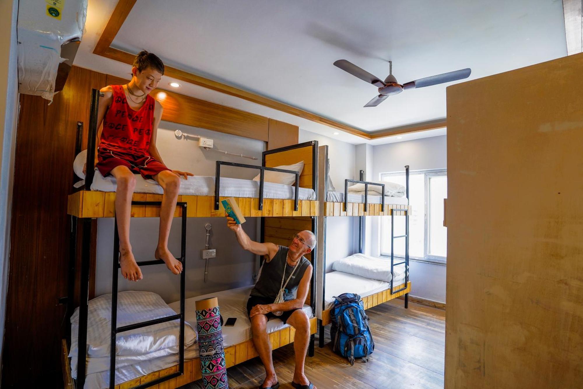 Hide-In Rishikesh, Laxman Jhula Hostel ภายนอก รูปภาพ