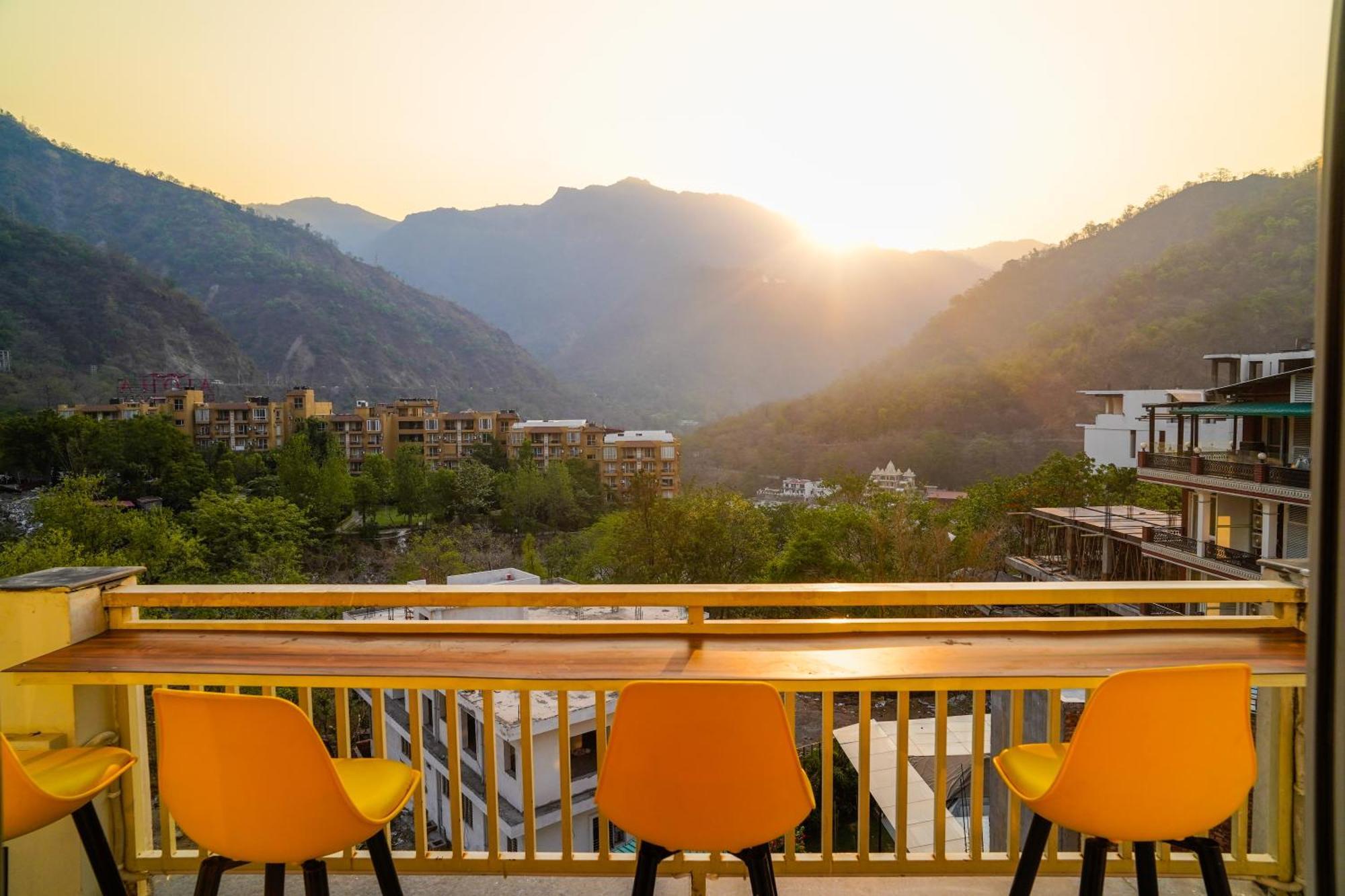 Hide-In Rishikesh, Laxman Jhula Hostel ภายนอก รูปภาพ