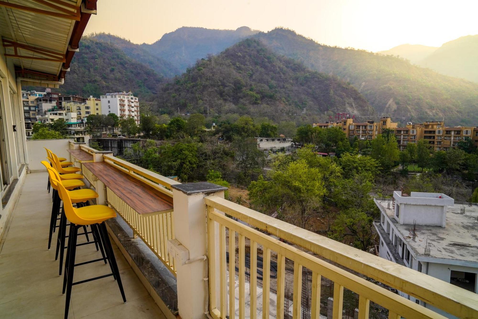 Hide-In Rishikesh, Laxman Jhula Hostel ภายนอก รูปภาพ
