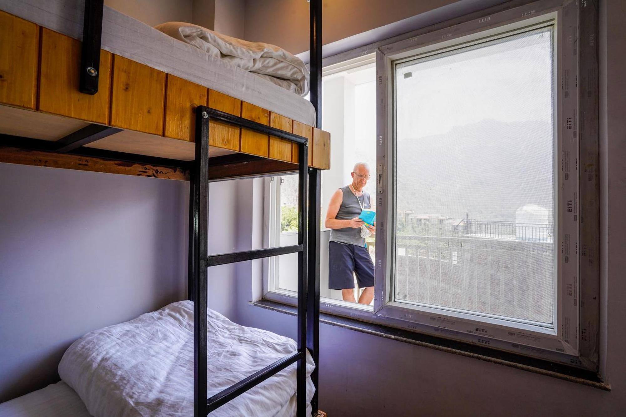 Hide-In Rishikesh, Laxman Jhula Hostel ภายนอก รูปภาพ