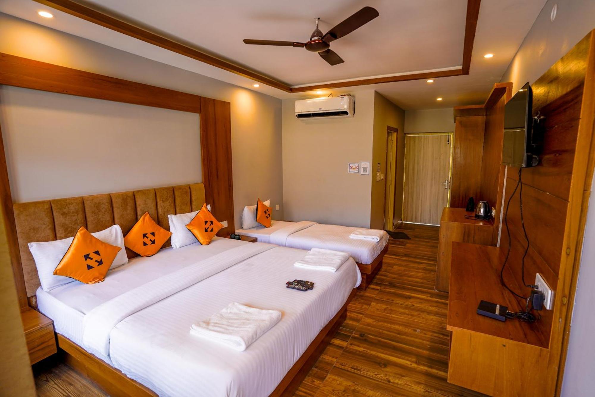 Hide-In Rishikesh, Laxman Jhula Hostel ภายนอก รูปภาพ
