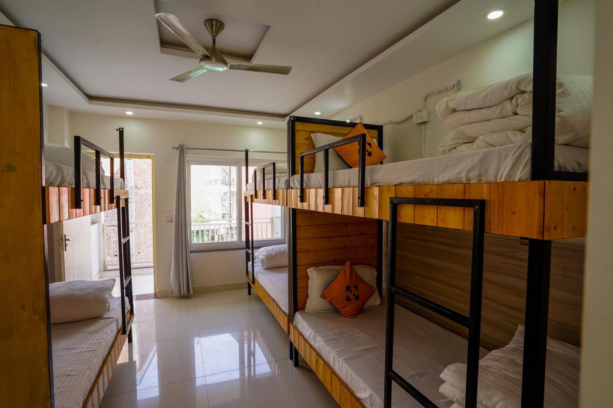 Hide-In Rishikesh, Laxman Jhula Hostel ภายนอก รูปภาพ