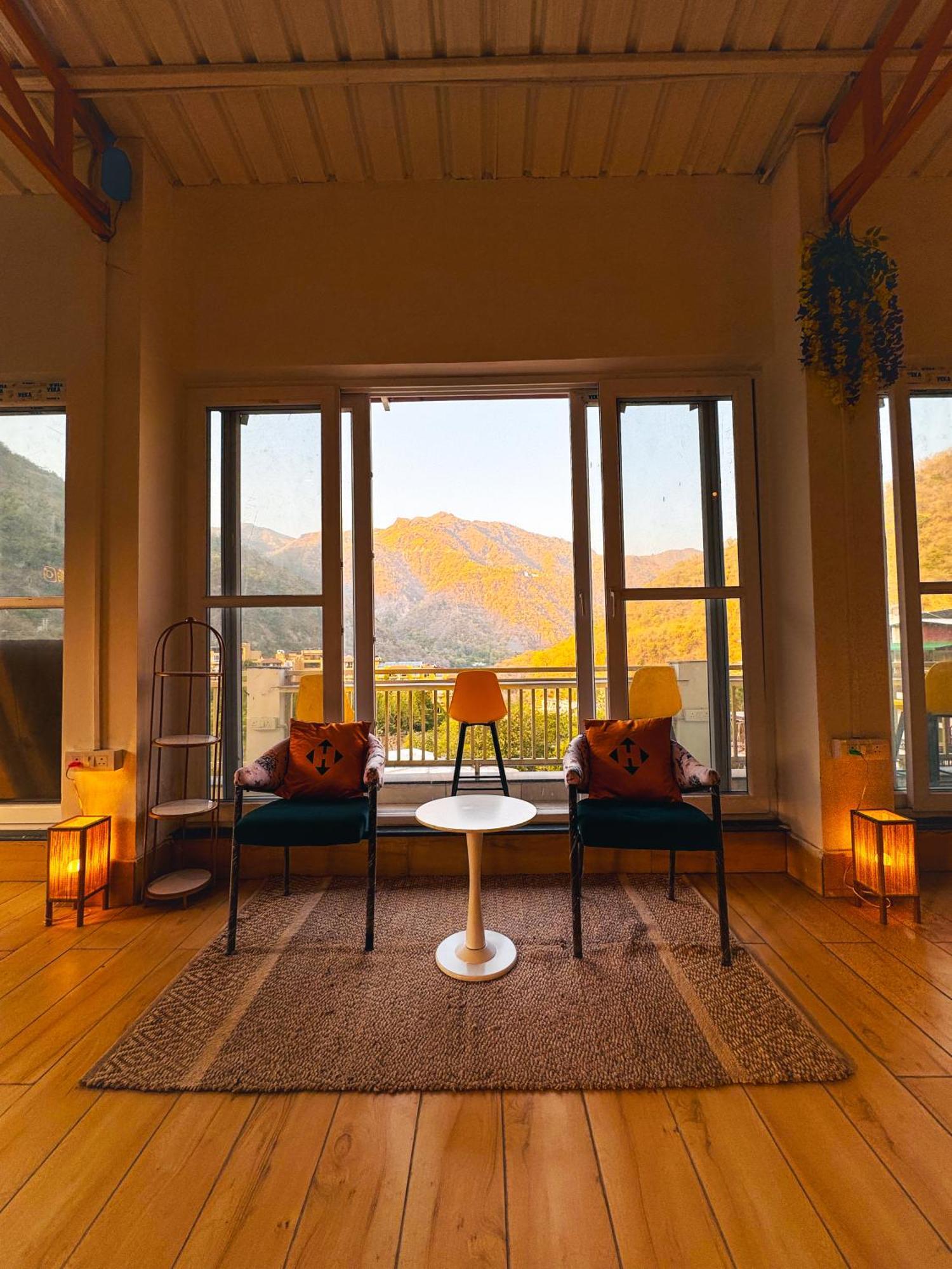 Hide-In Rishikesh, Laxman Jhula Hostel ภายนอก รูปภาพ